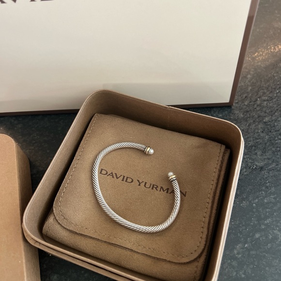 David Yurman Women’s Classic Cable Bracelet 4mm - Picture 4 of 5